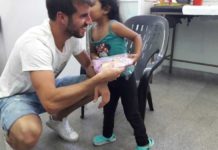 Los jugadores de Racing llevaron regalos a los niños del Hospital Fiorito
