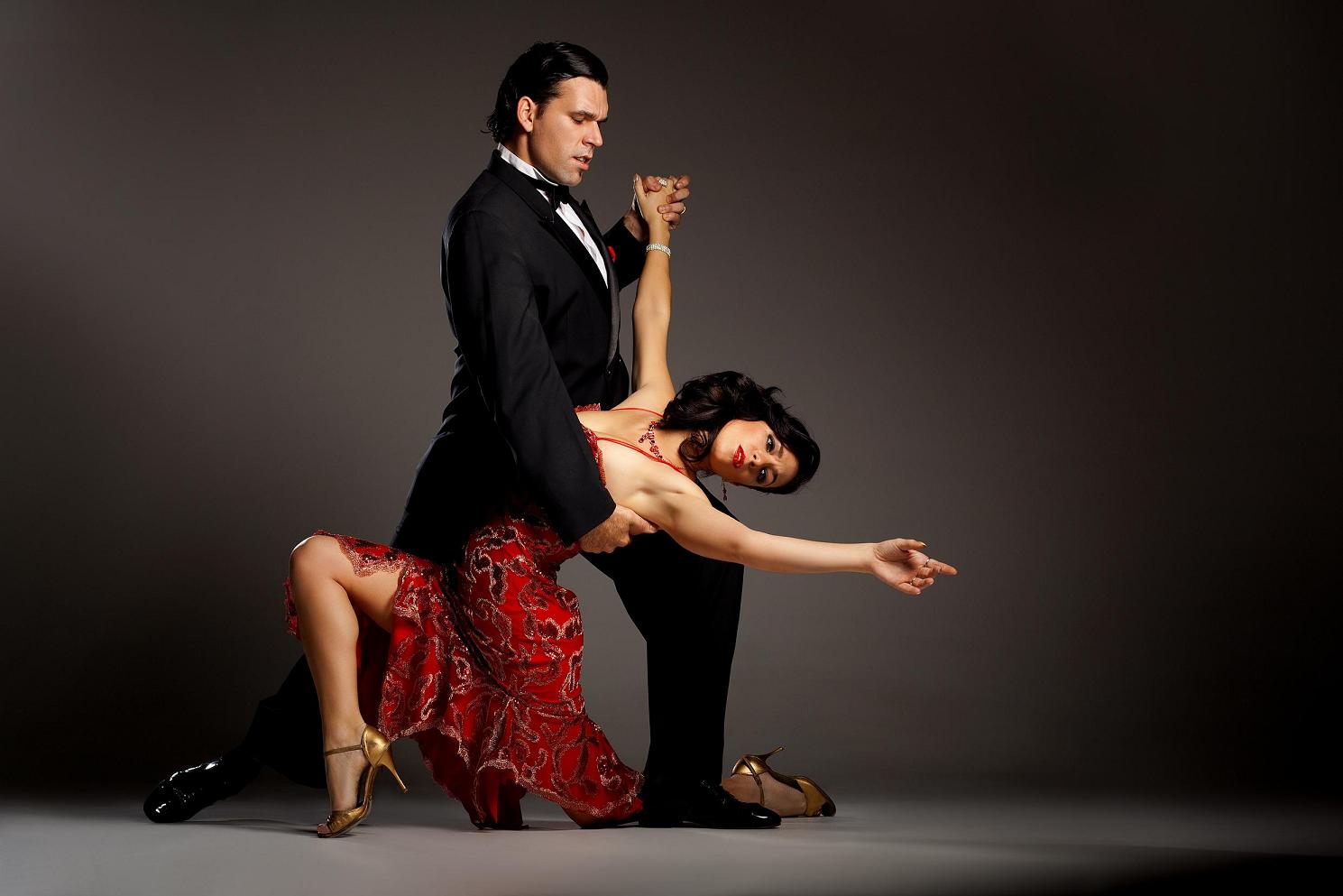 La columna de Leuco: "El tango de Manzi a de Caro" - Nexo Diario