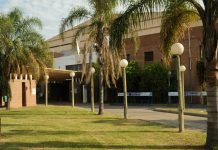 Jugaba con una bala y le explotó en las manos