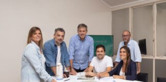 Emilio Jatón oficializó su precandidatura a intendente y formalizó sus candidatos al Concejo y Senado