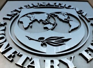 El FMI inicia una nueva revisión del acuerdo con Argentina y podría habilitar US$900 millones