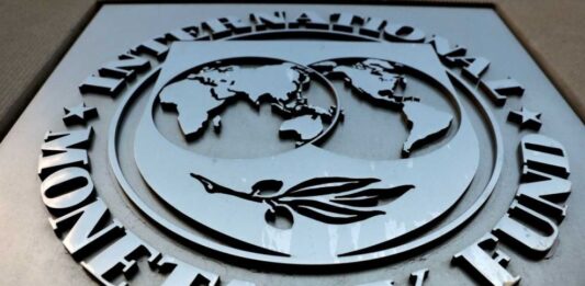 El FMI inicia una nueva revisión del acuerdo con Argentina y podría habilitar US$900 millones