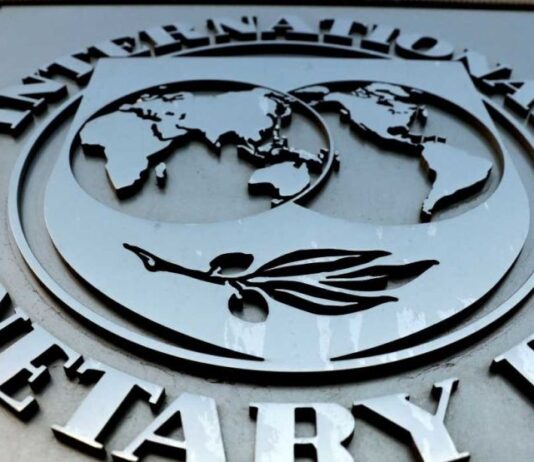 El FMI inicia una nueva revisión del acuerdo con Argentina y podría habilitar US$900 millones
