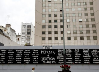 Causa AMIA: la Justicia sumó un nuevo acusado para que sea juzgado en ausencia