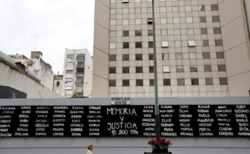Causa AMIA: la Justicia sumó un nuevo acusado para que sea juzgado en ausencia