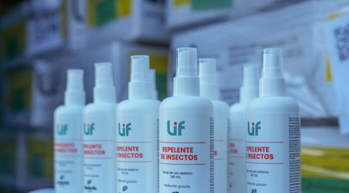 Santa Fe envió a Tucumán 40 mil repelentes de producción propia ante la emergencia por inundaciones