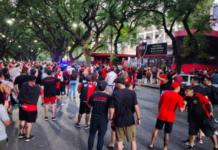 Hinchas de Newell’s se movilizaron para pedir la renuncia del presidente