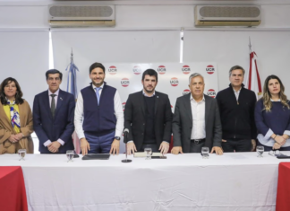 Los gobernadores radicales se reunieron en el Comité Nacional y comienza la carrera a 2027