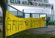 Clima caliente en Aldosivi. La barra apretó a los jugadores