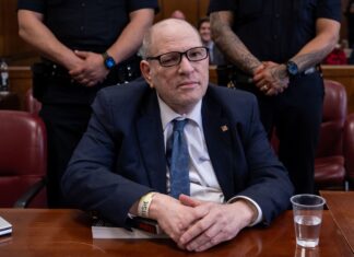 El cineasta Harvey Weinstein fue condenado a 15 años de prisión por abuso sexual